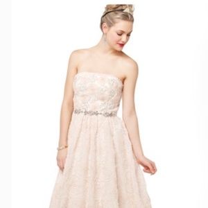 Adrianna Papell Ballgown/ Wedding Dress size 4
